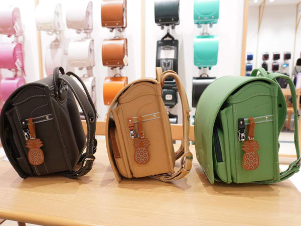 パイナセルのカラー展開