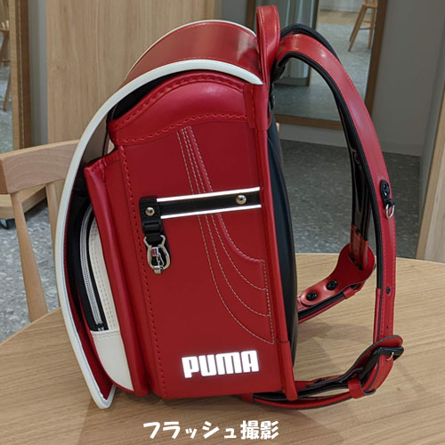 プーマ 直営店限定モデル　光るPUMAロゴ